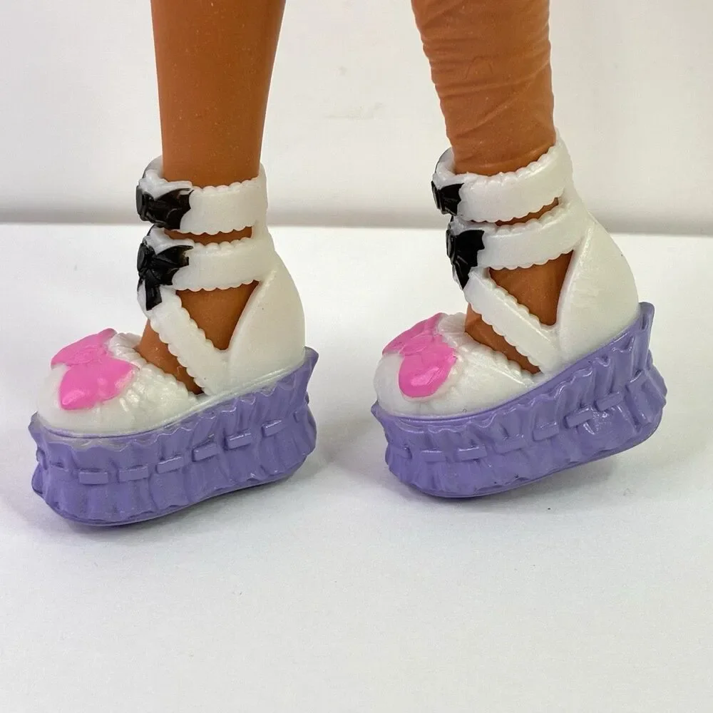 Monster High Skulltimate Secrets 3 Neon Frights G3 Draculaura Shoes White Purple